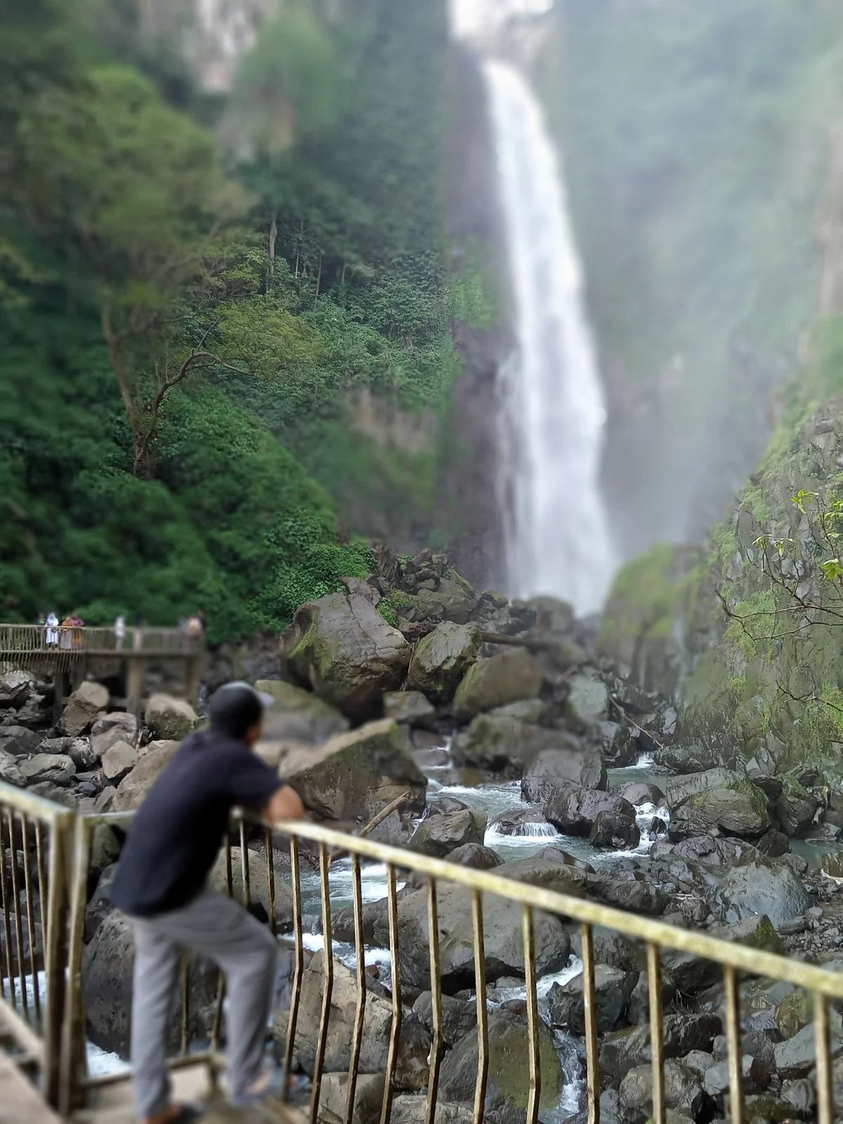Bissappu Waterfall