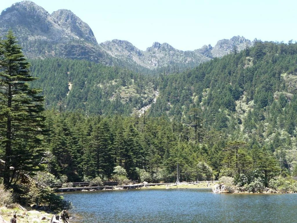 Luoji Mountain