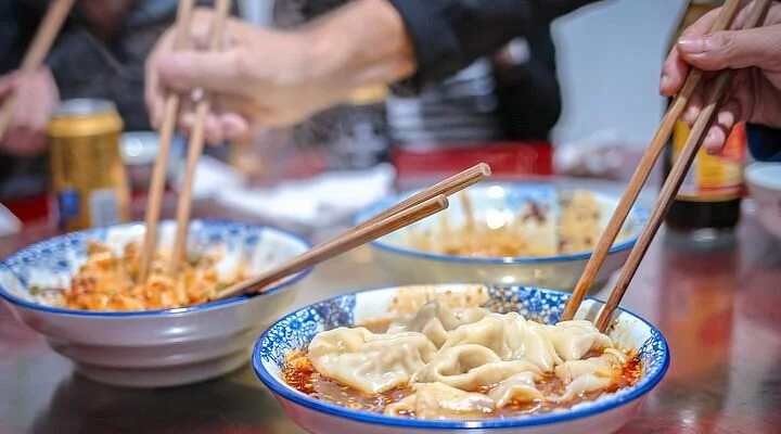 HuaYang ShangYe BuXingJie