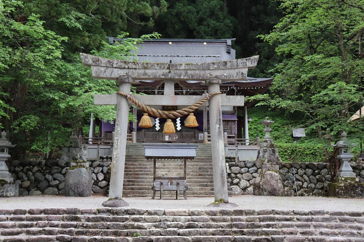 Shirakawa Hachiman Shrine