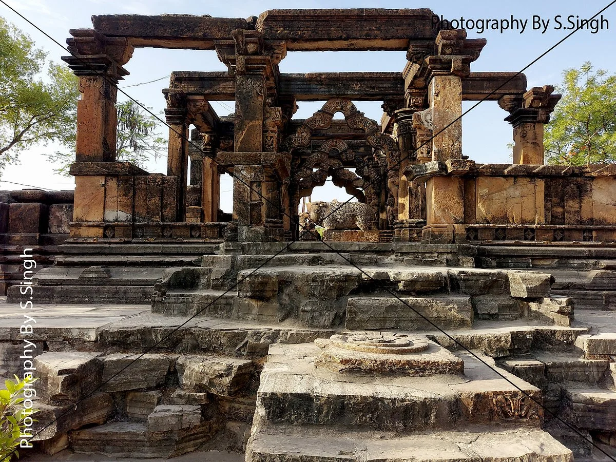 Nava Toran Temple