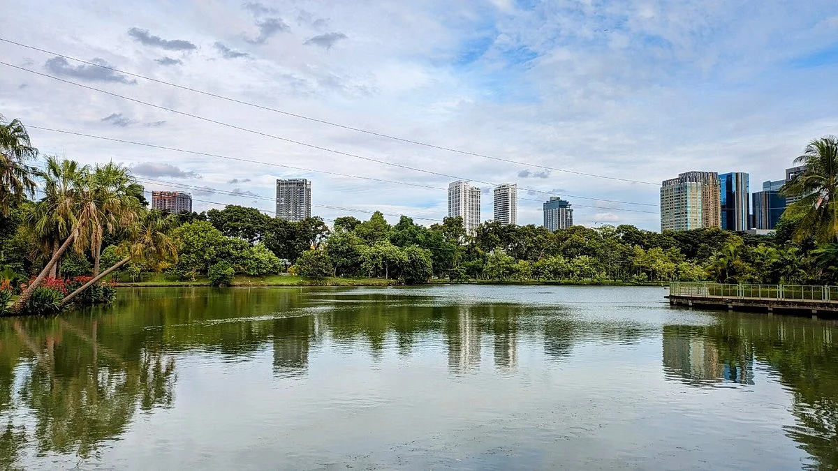 Wachira Benchathat Park (Rot Fai Park)