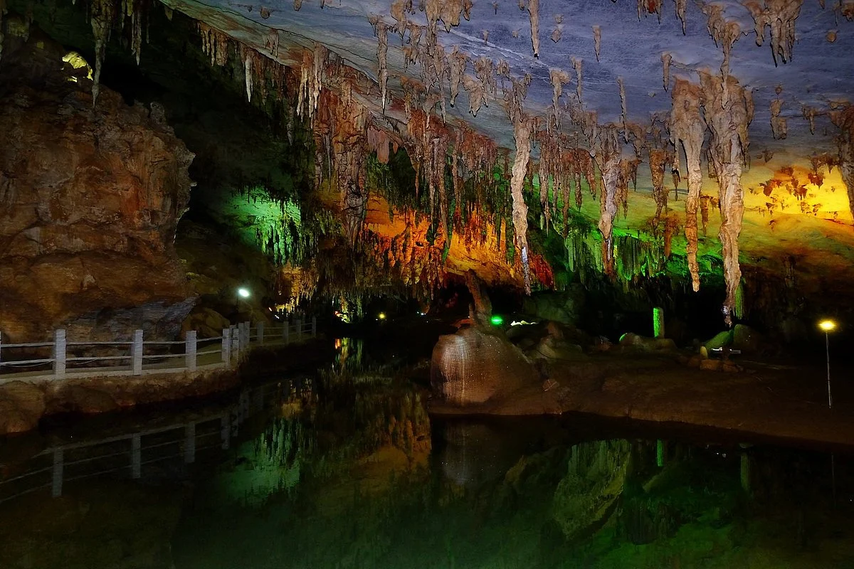 Jinlun Cave