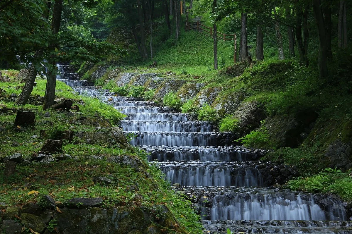 Ushibuse River French style Stair Stepped