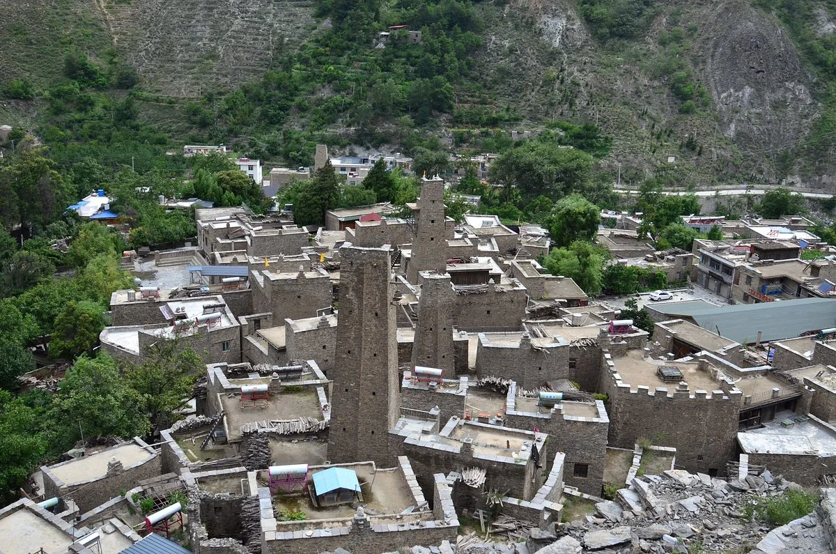 Taoping Qiang Village