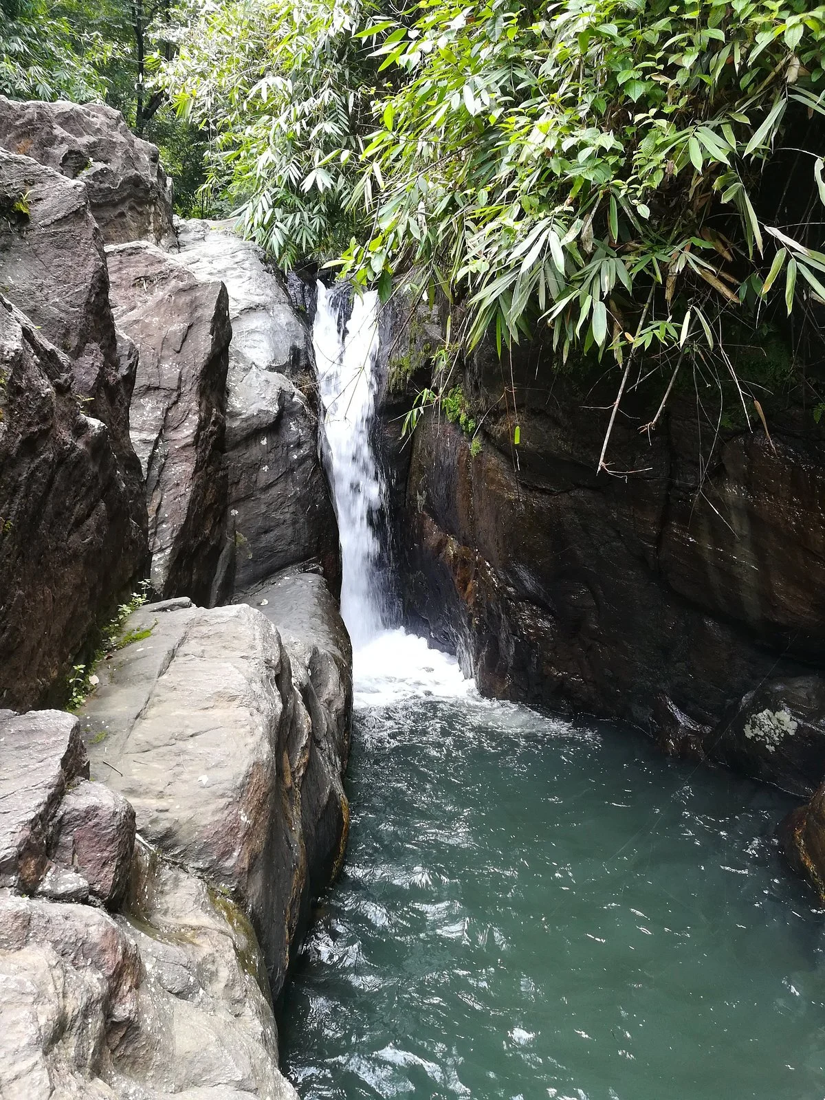 Katugas Ella Falls