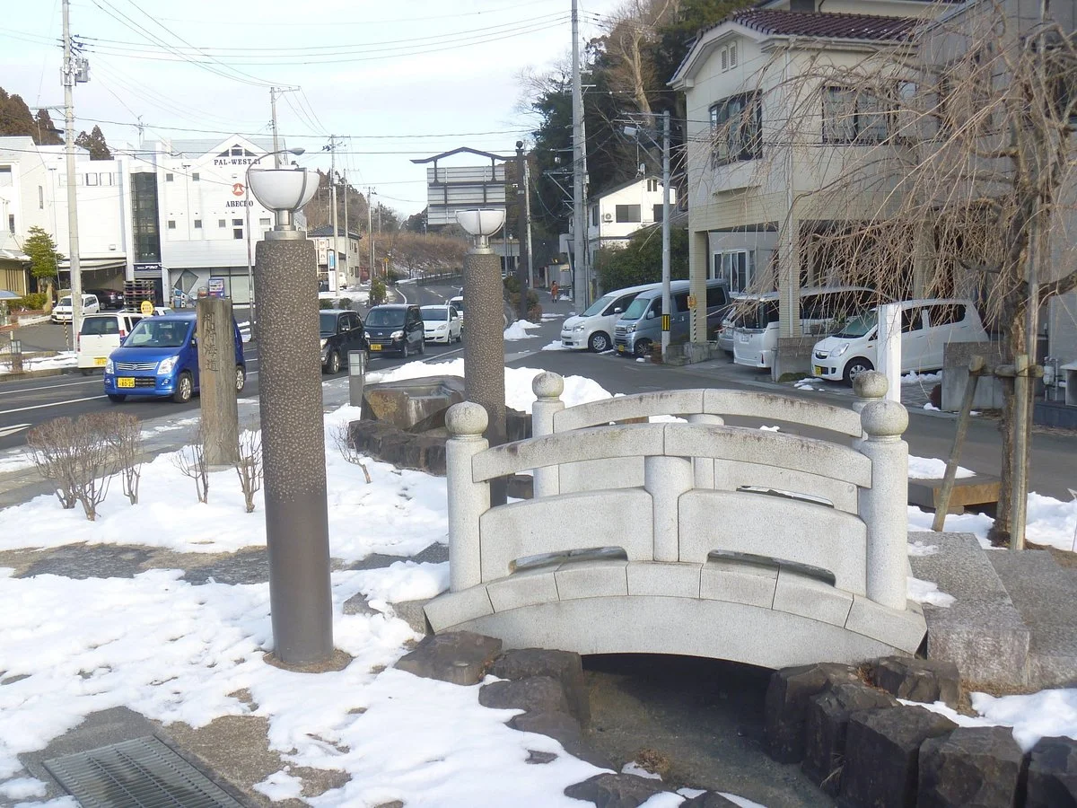 Akasaka Bridge Monument