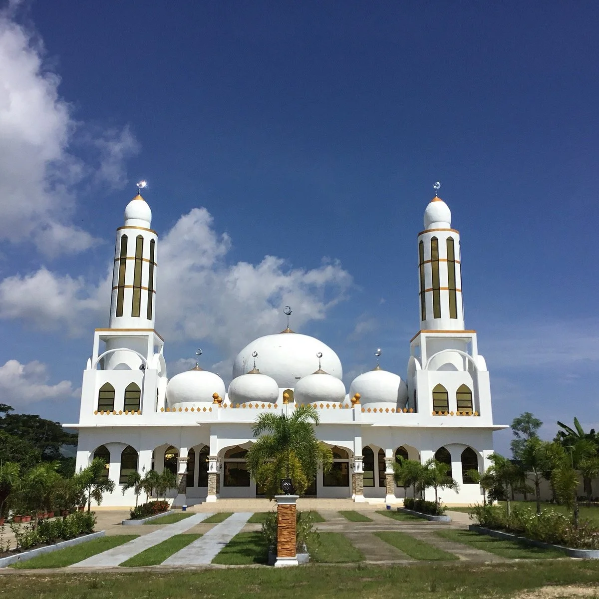 Masjid Al-Nasser Abpi - White Mosque