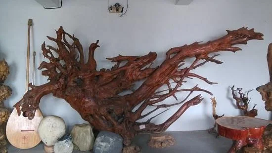 WuLaSiTaiXiang MinJian YiShuGuan