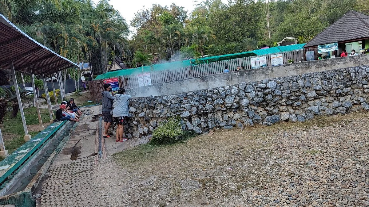 Huai Mak Liam Hotspring