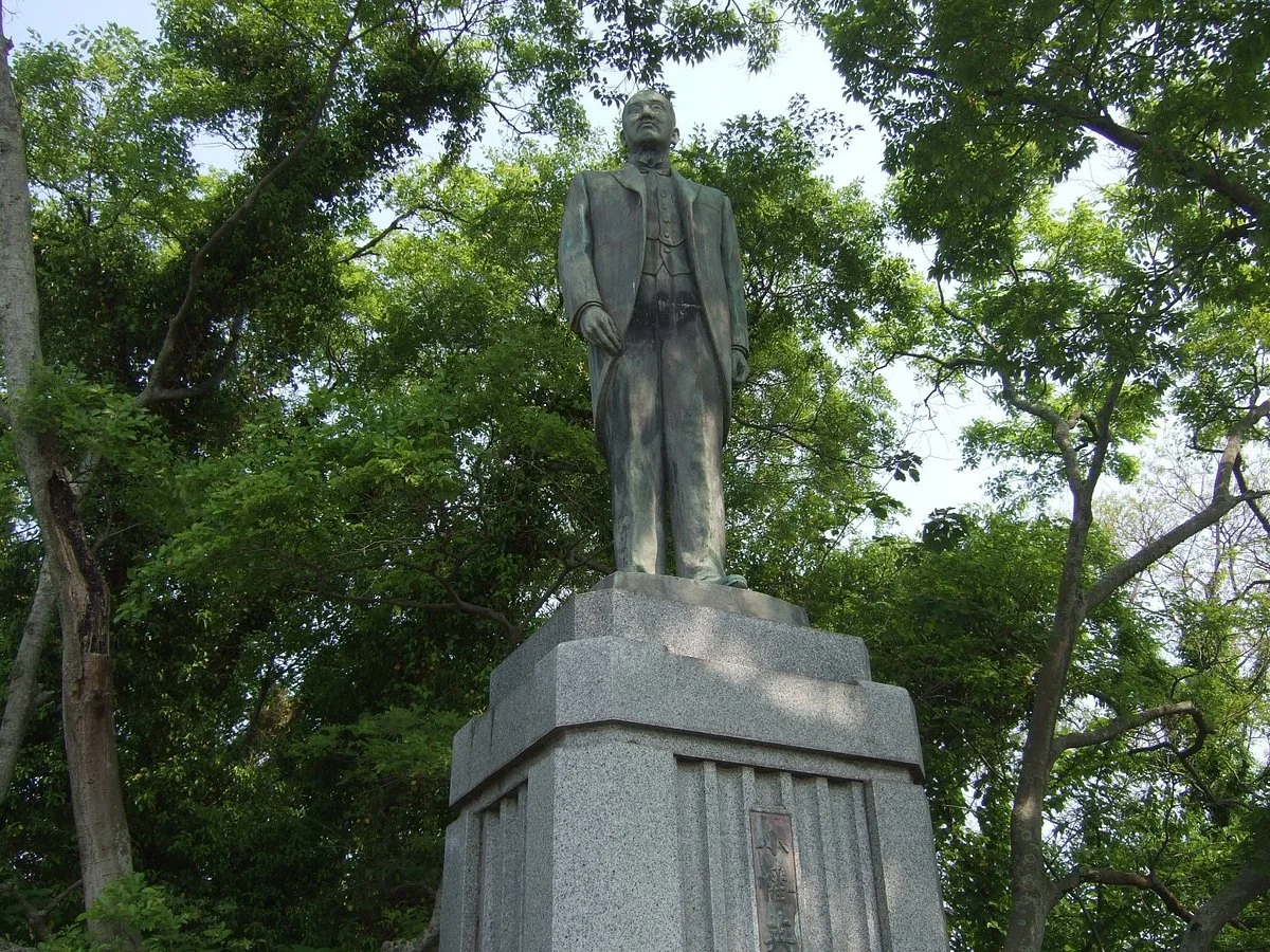 Obata Einosuke Statue