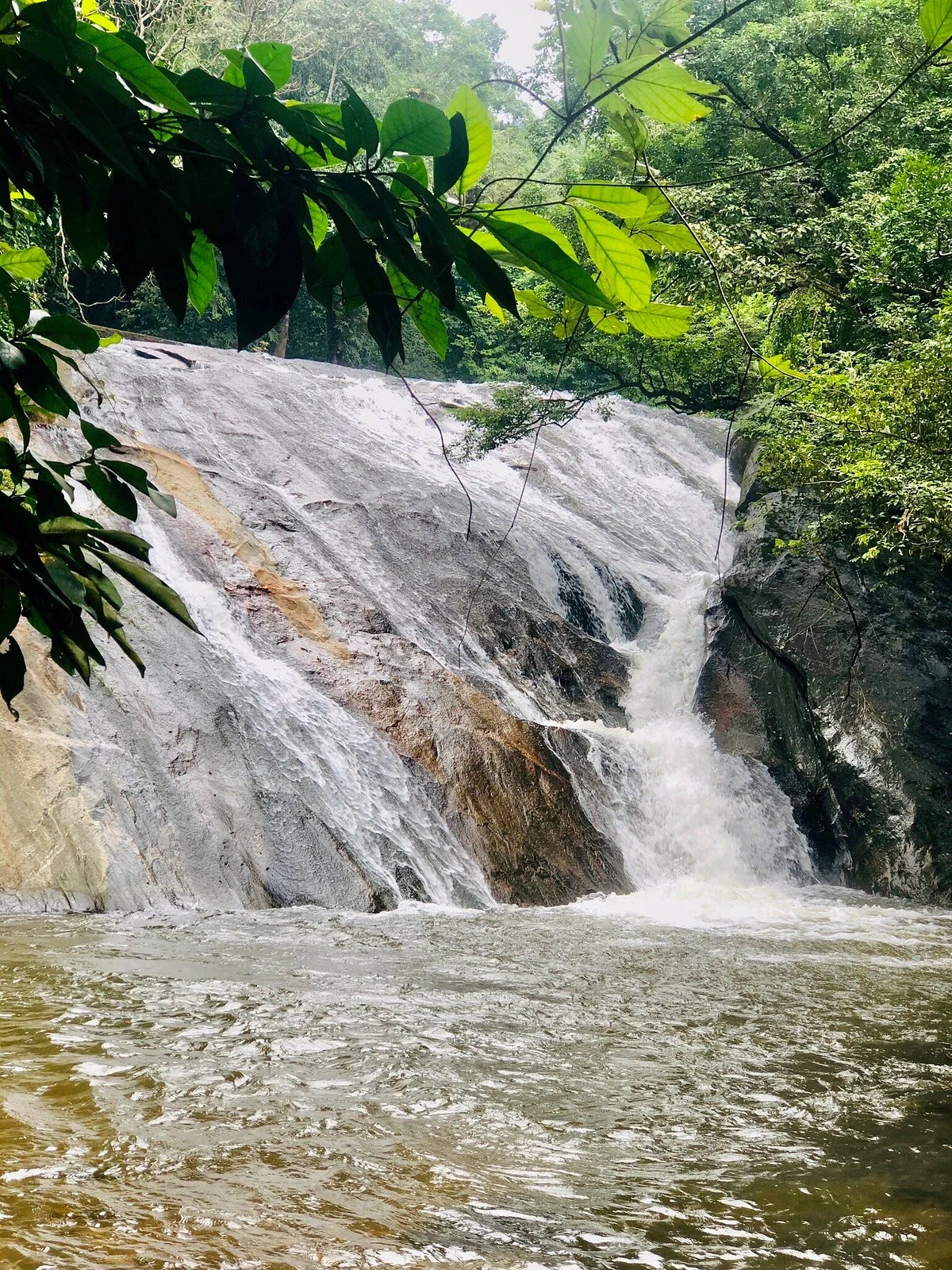 Dhoni Waterfalls