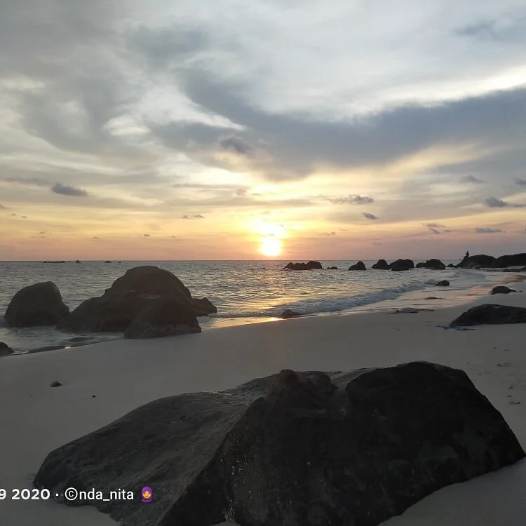 Nek Aji Beach