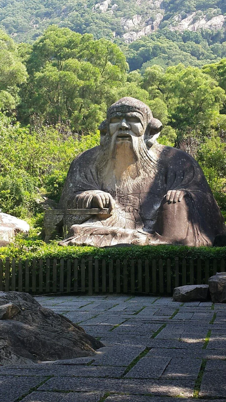 Lao Zi Statue