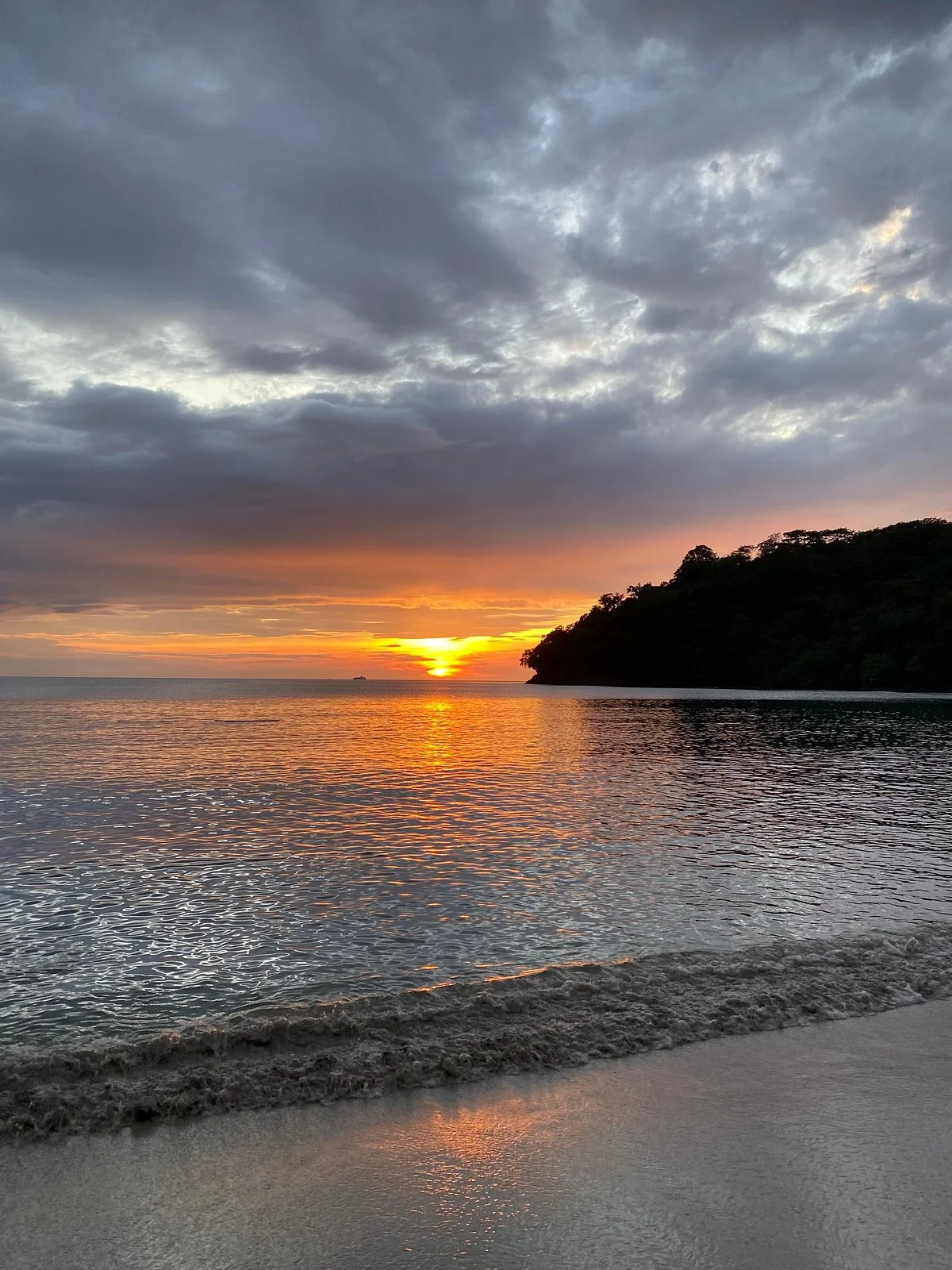 Playa La Caleta Bataan
