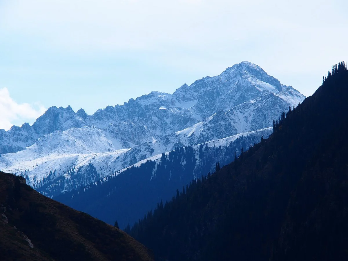Oguz-Bashi Peak