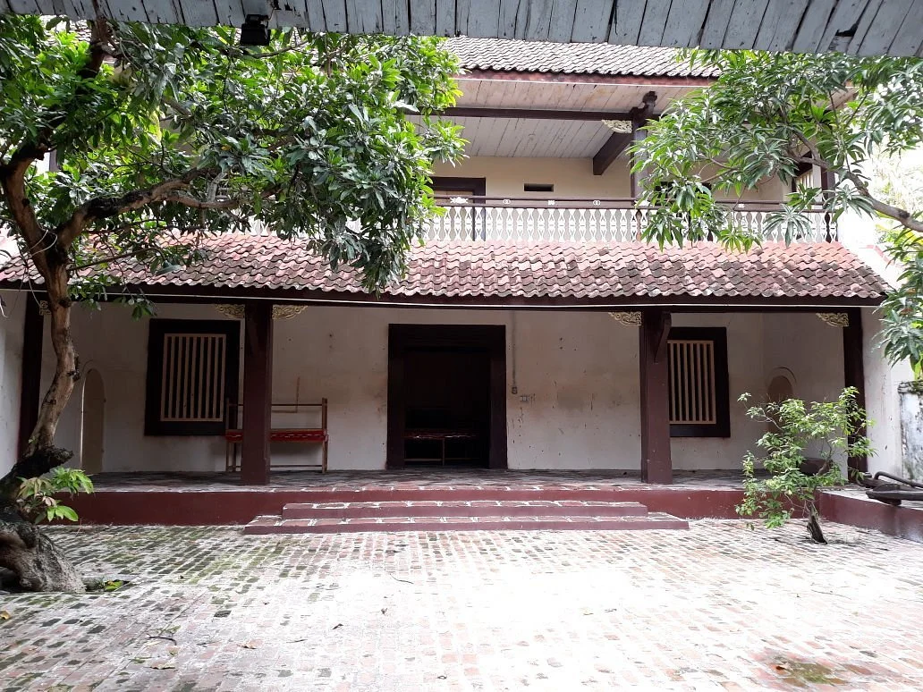 Lawang Ombo