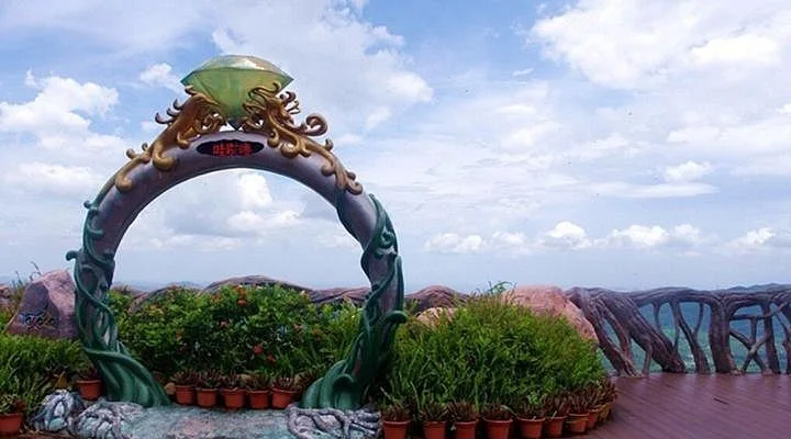 Wuzhishan Muse Lake
