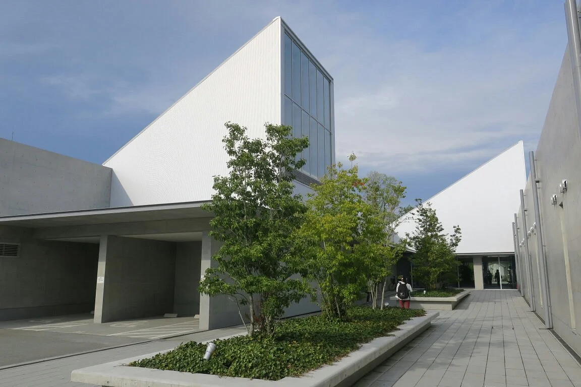 Towada City Library