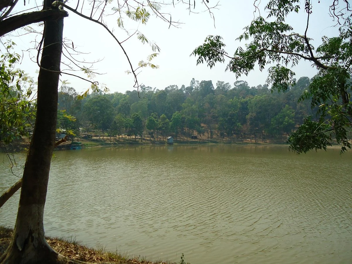 Loukoi Pat Lake