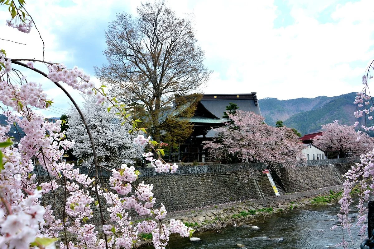 Araki-gawa River Hiking Trail