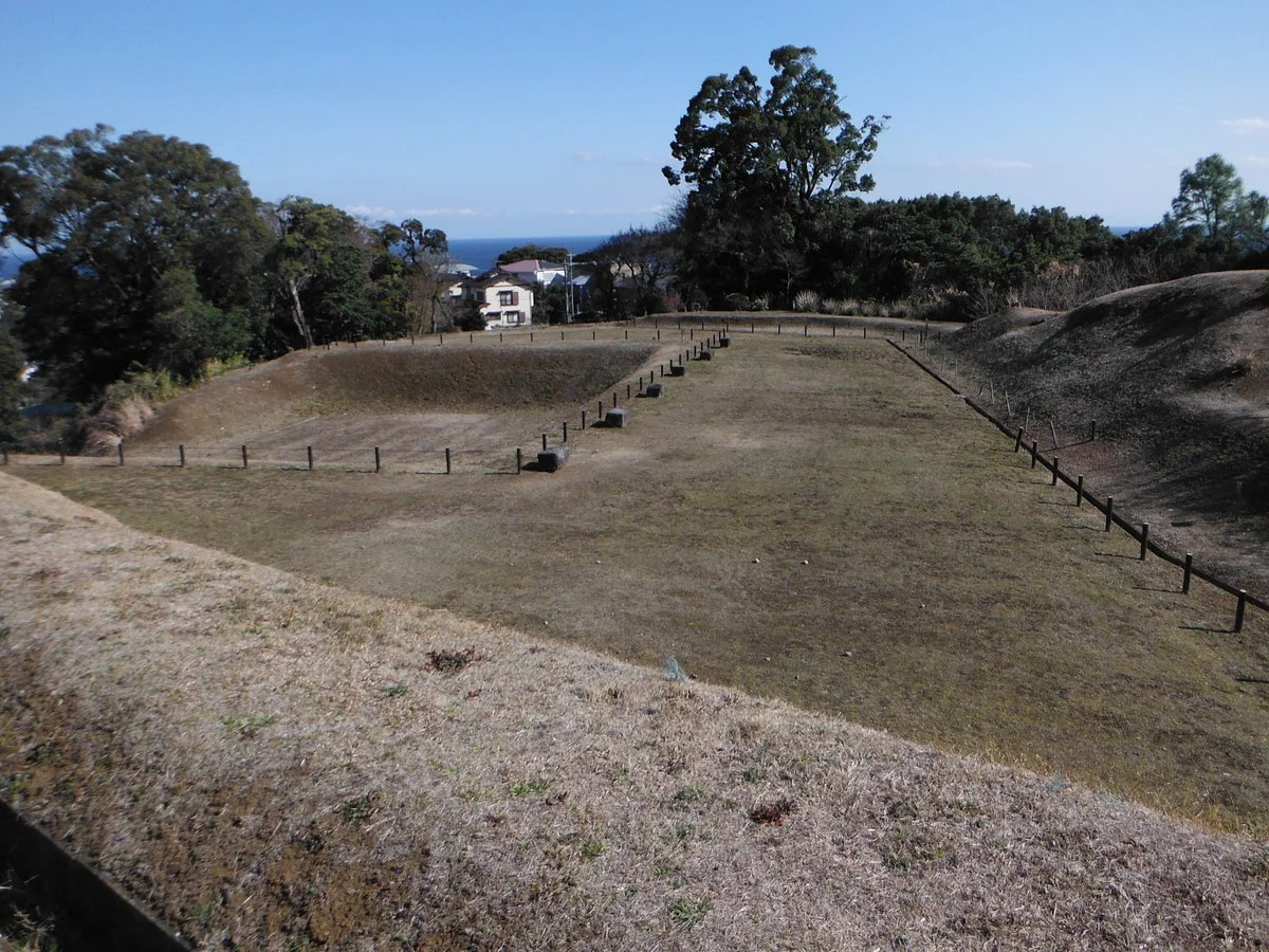 Sannomaru Gaikaku Shimboridorui Park