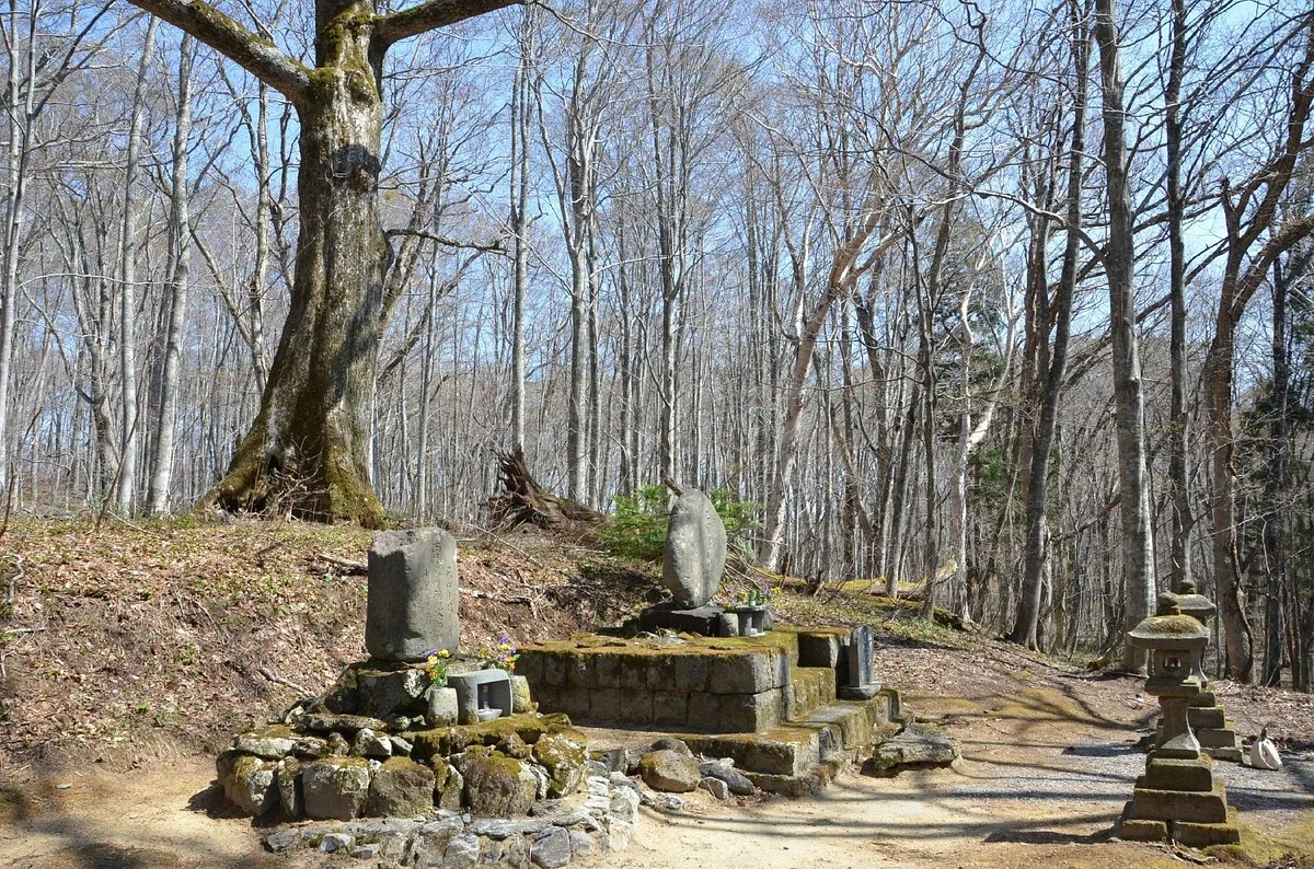 Tomb of Omachi Keigetsu