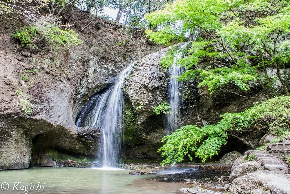 Tsukimachi Waterfall