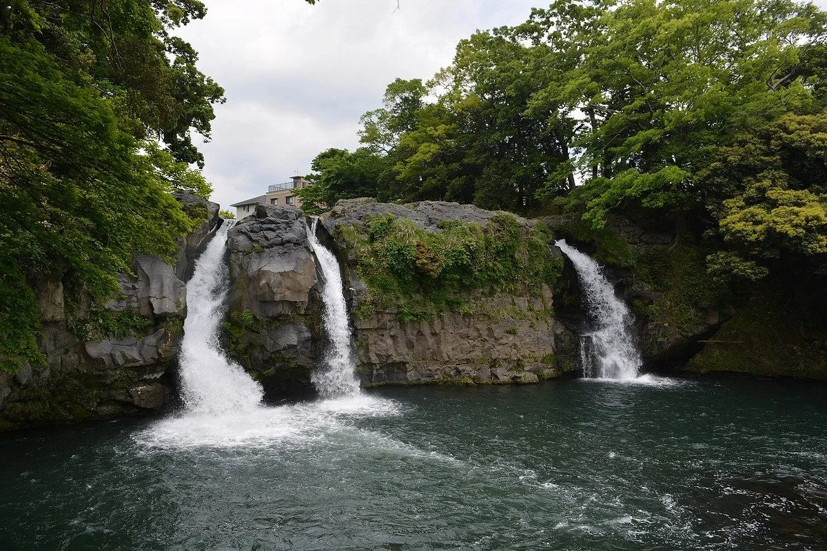 Goryuno Falls