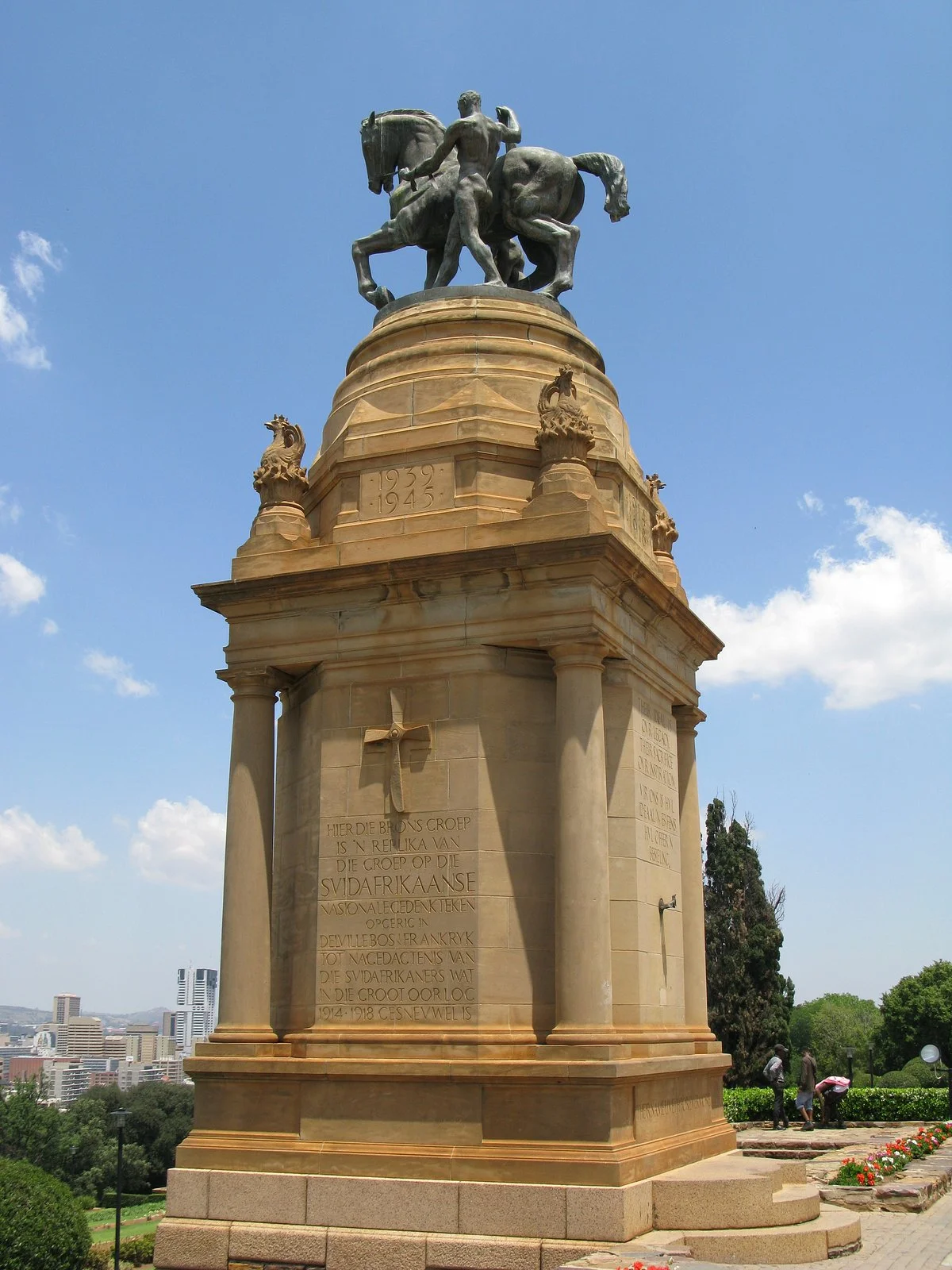 Statue of Nelson Mandela