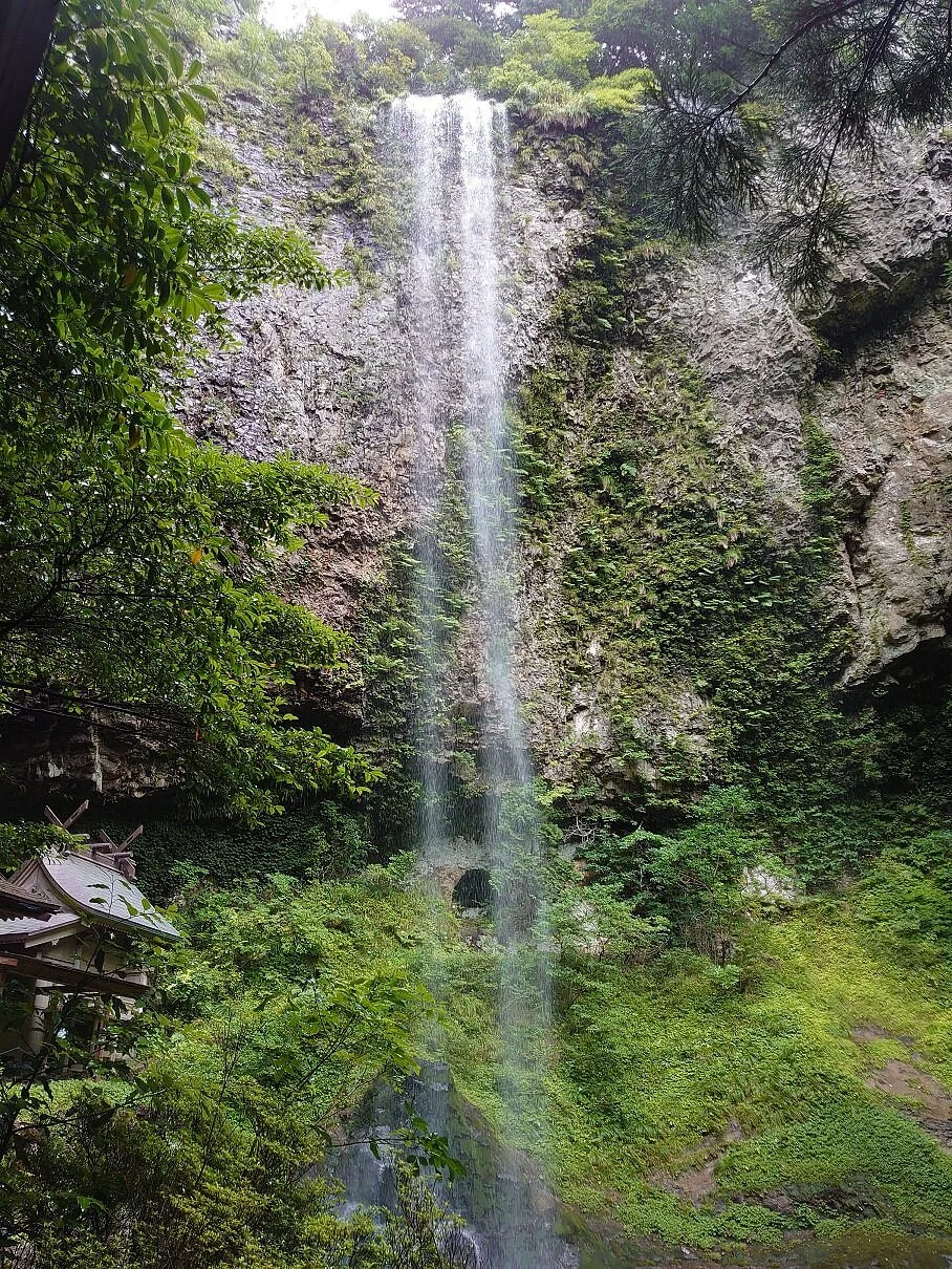 Dangyo Falls