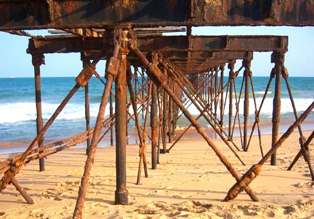 Lome abandoned bridge