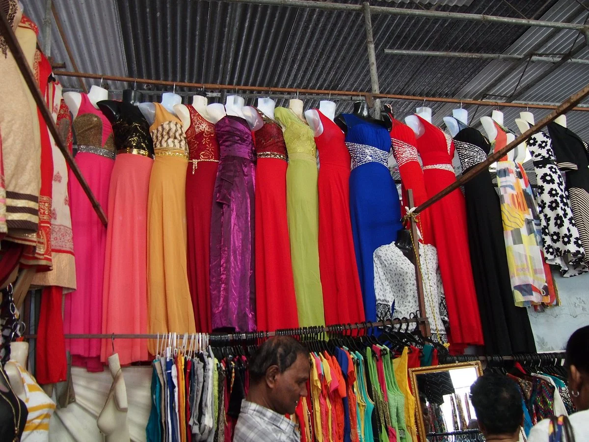 Quarter Bornes Textile Market