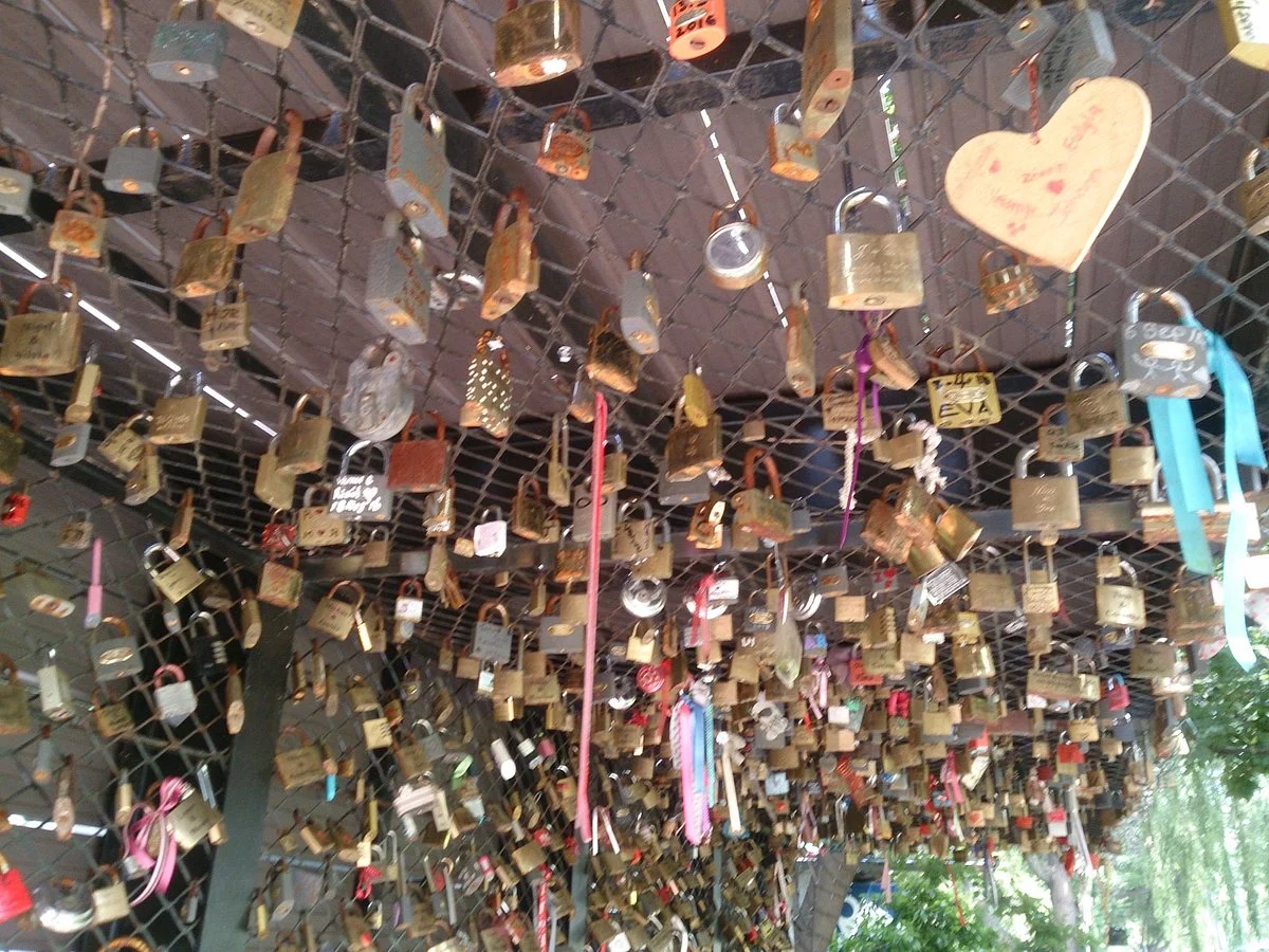 Intiem Love Bridge