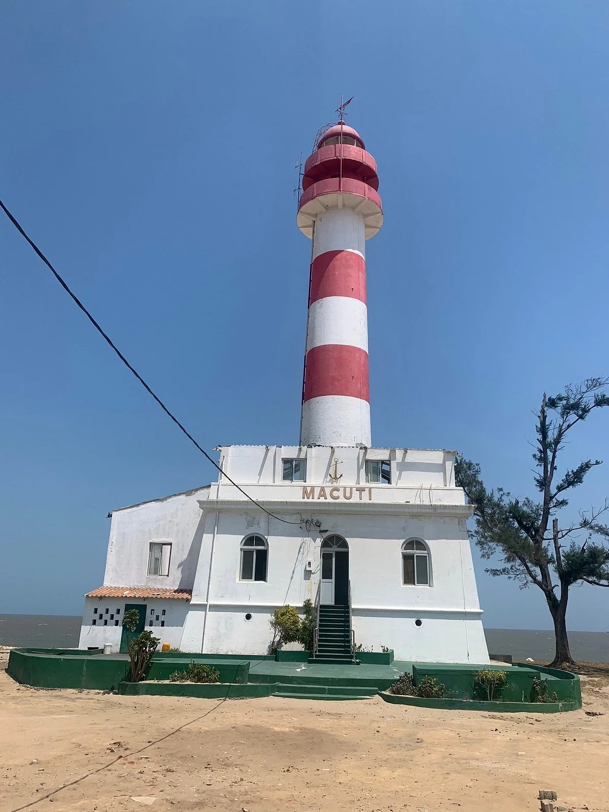 Macuti Lighthouse and Shipwreck