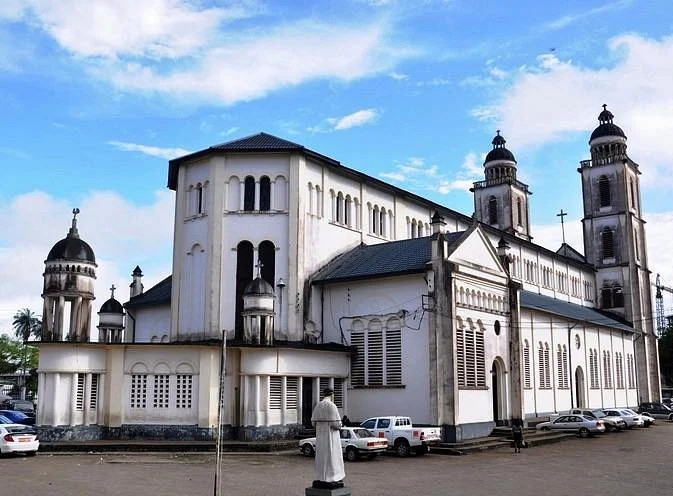 Cathédrale Saint-Pierre-et-Saint-Paul