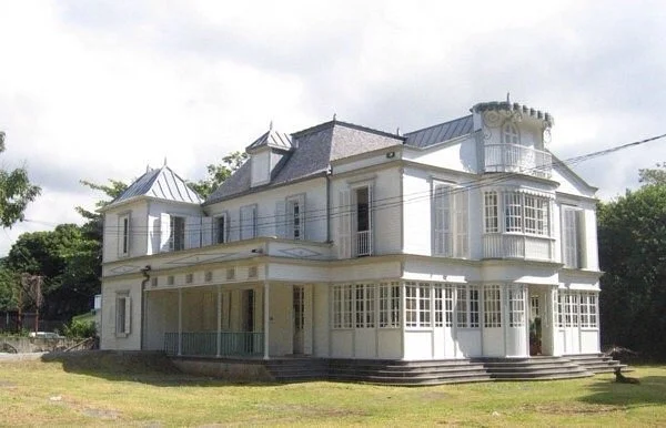 Maison Martin-Valliamee
