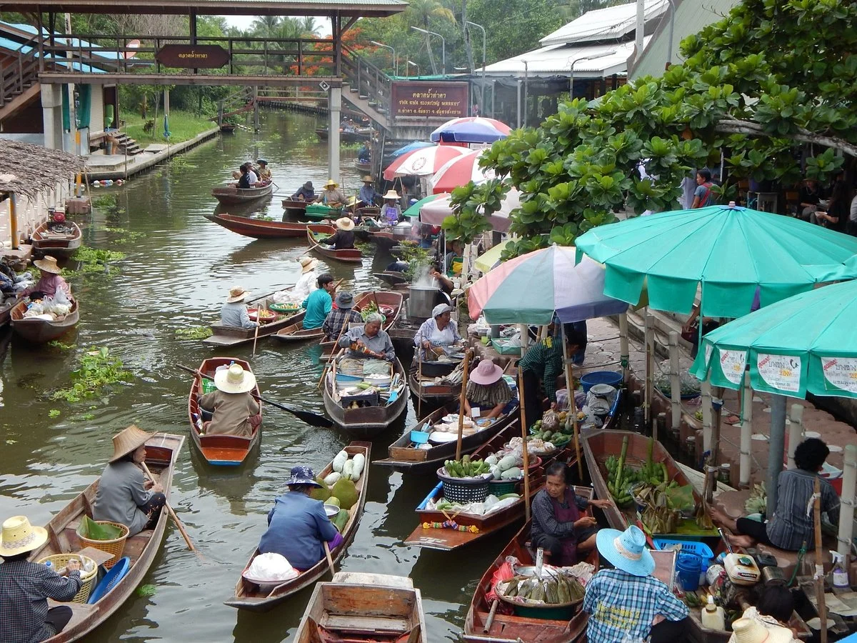 Tha Kha Floating Market
