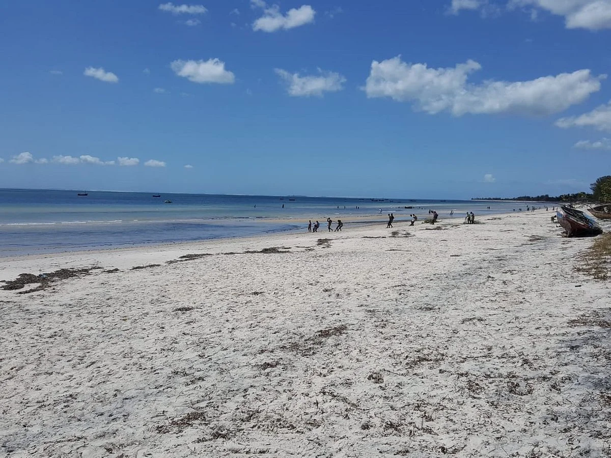 Inhassoro Beach