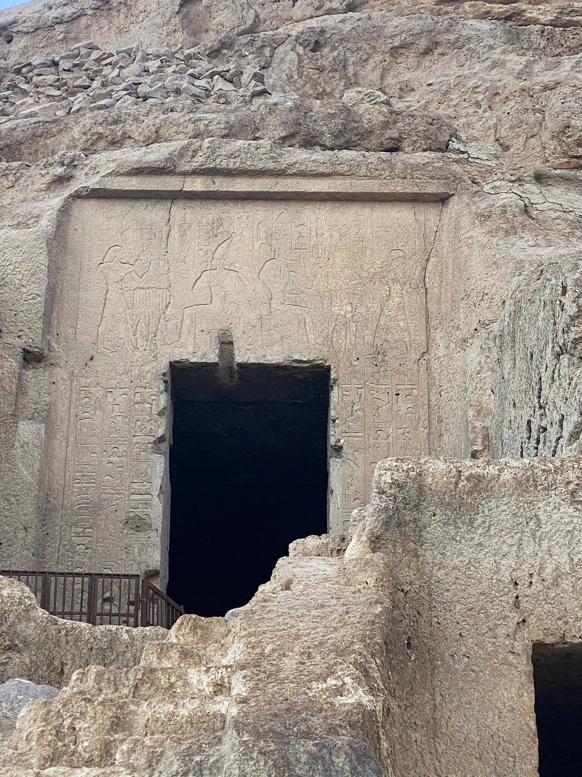 Deir Rifa Tombs