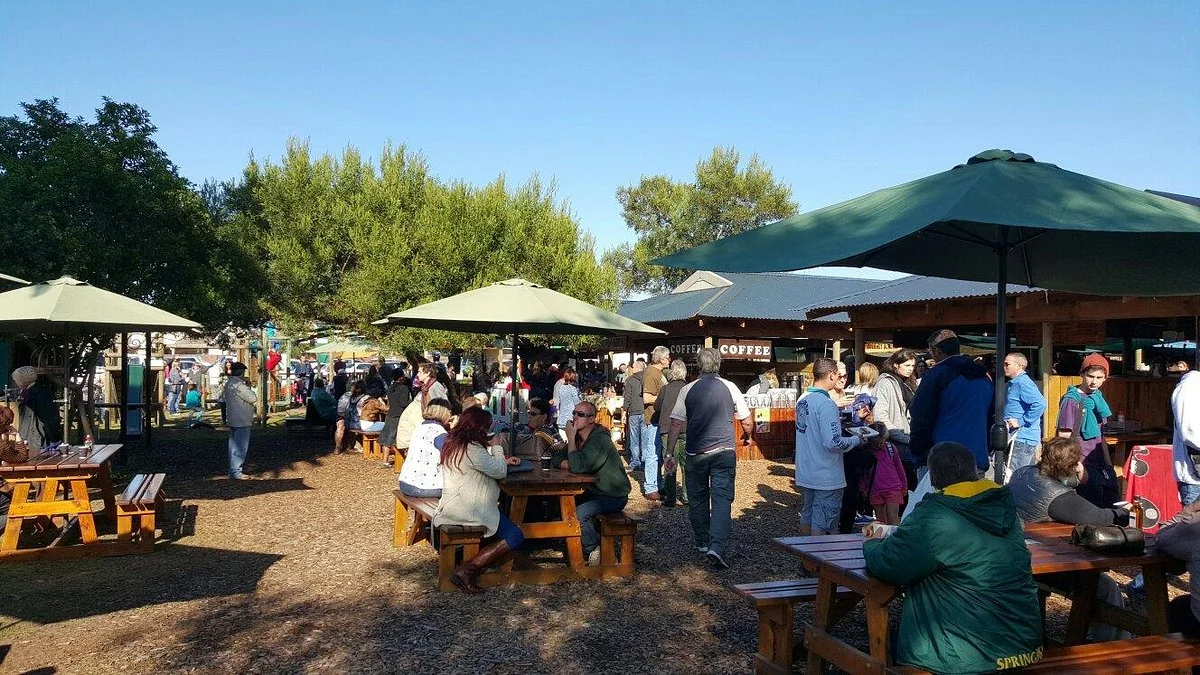 Mosaic Outdoor Market