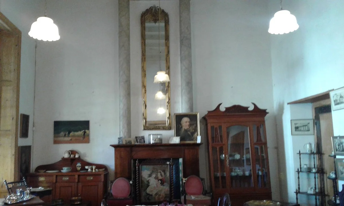 Reinet Antiques