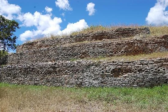 Dananombe Ruins