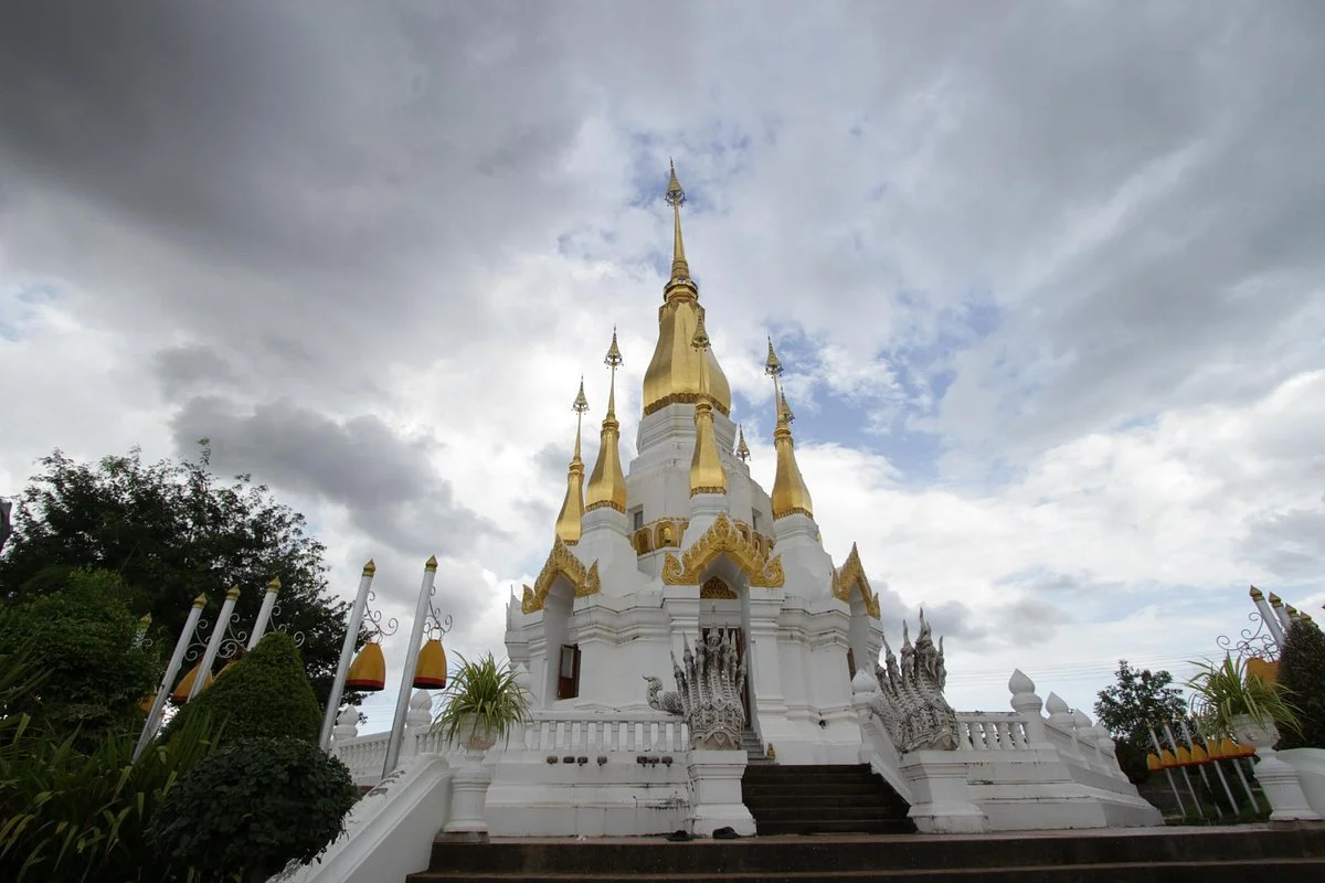 Wat Tham Khoo Ha