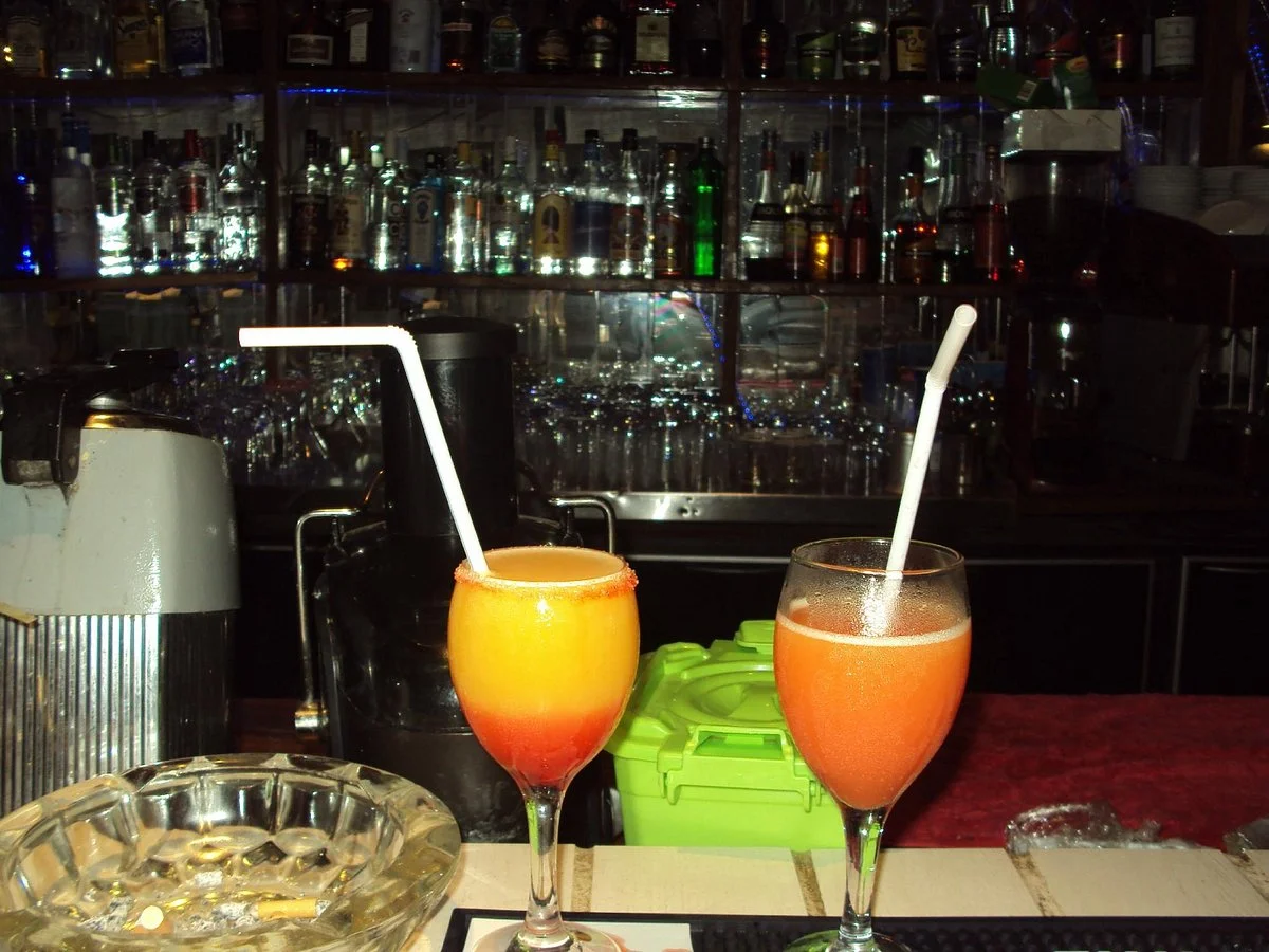 Liv Bar