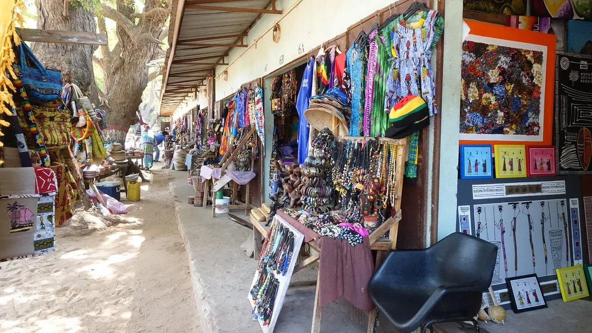 Bakau Craft Market - Sand Art Shop
