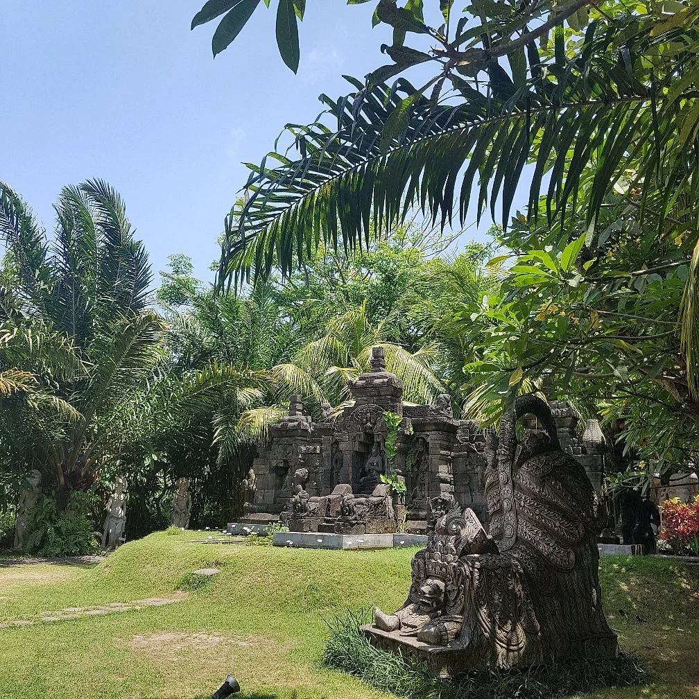 Big Garden Corner