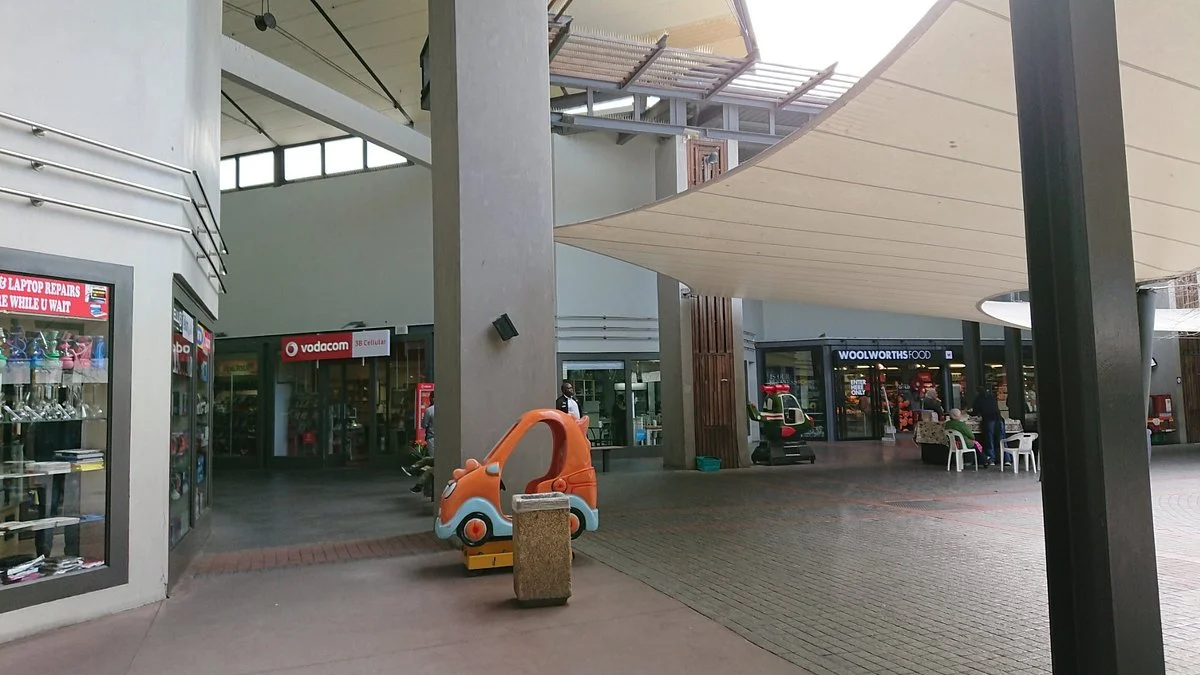 Ipic Shopping Centre Soneike