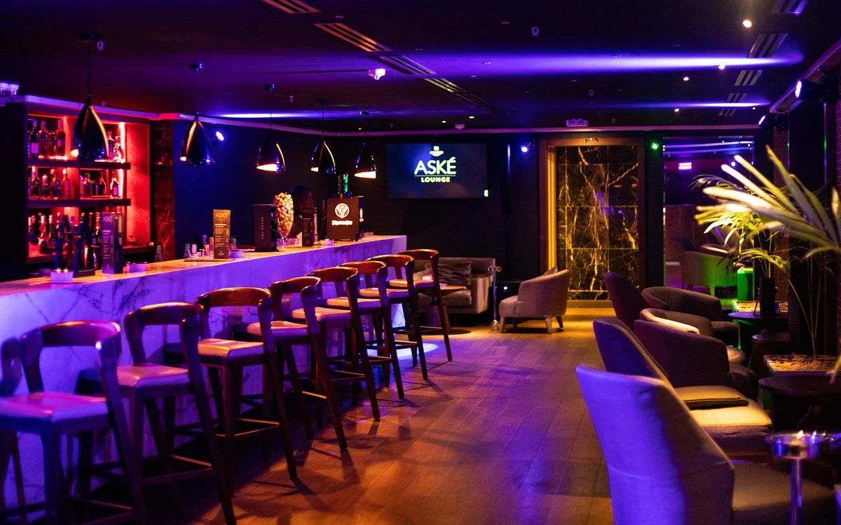 Aske Lounge Bar