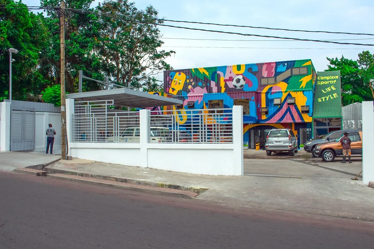 Contenair